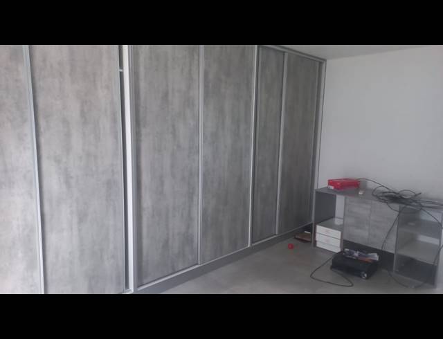 1.5 BEDROOM FLAT TO LET IN SOUTH BEACH